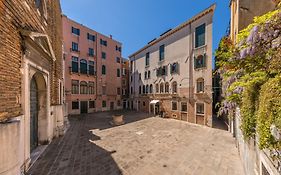 La Locandiera